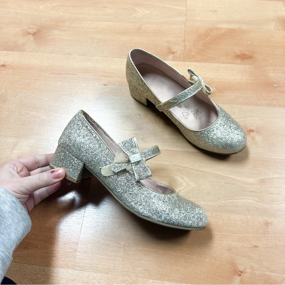 Olive & Edie Gold Glitter Gia Pump Dress Shoe Heels Girls Size 5